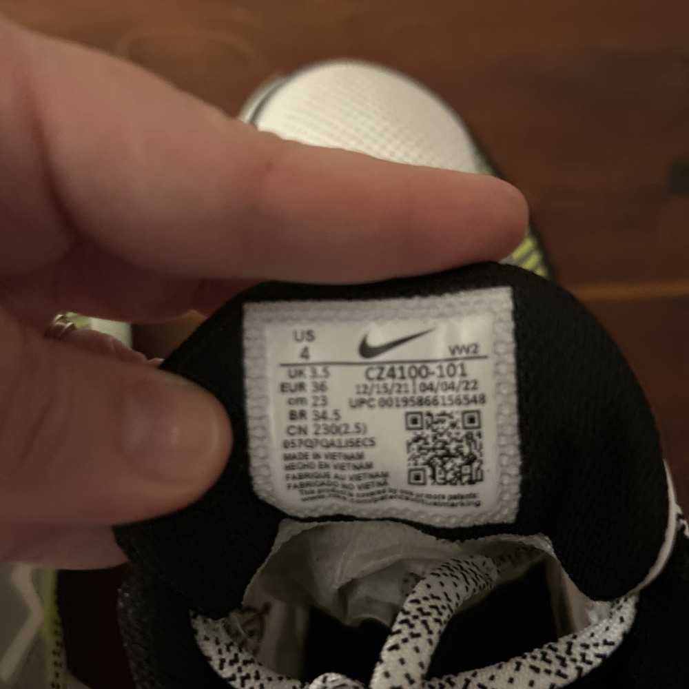 NIKE KYRIE‎ FLYTRAP V SUMMIT WHITE/BLACK SIZE MEN'S 4, Women's 5.5 [CZ4100-101] - Picture 10 of 12